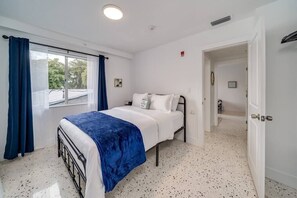 2 bedrooms, iron/ironing board, WiFi, bed sheets - Wynwood Charm 3, Live the art.1 Free Gated Parking (Miami)