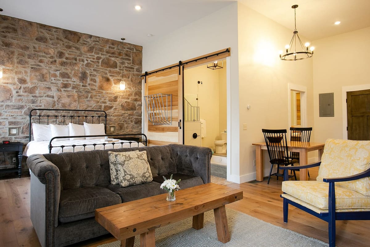 Luxury Suite | 1 bedroom, individually decorated, individually furnished, free WiFi