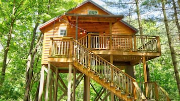 Luxury Tree House | 1 bedroom, individually decorated, individually furnished, free WiFi