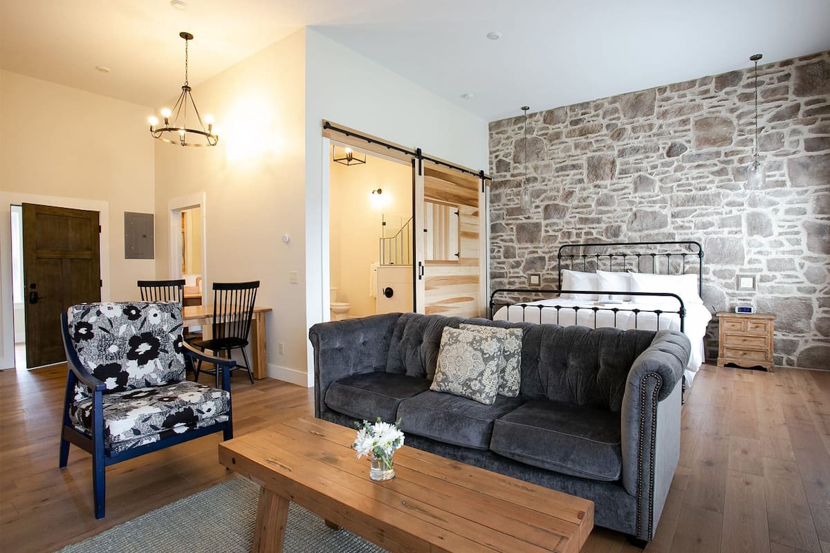 Luxury Suite | 1 bedroom, individually decorated, individually furnished, free WiFi