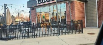 Minutes from downtown, the fairgrounds and the Speedway! Great Neighborhood!