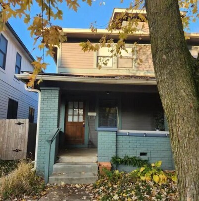 Minutes from downtown, the fairgrounds and the Speedway! Great Neighborhood!