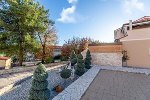 Property grounds - Holiday apartment Taja with Jacuzzi (Cižici (Krk))