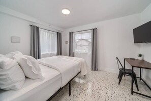 2 bedrooms, iron/ironing board, WiFi, bed sheets - Wynwood Charm 4, Live the art.1 Free Gated Parking (Miami)