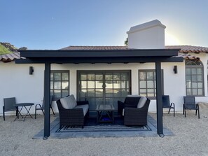 Terrace/patio - Unique, quiet & peaceful desert hideaway, with your own mountain in the backyard (La Quinta)