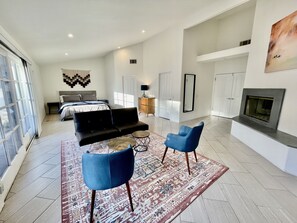 Interior - Unique, quiet & peaceful desert hideaway, with your own mountain in the backyard (La Quinta)