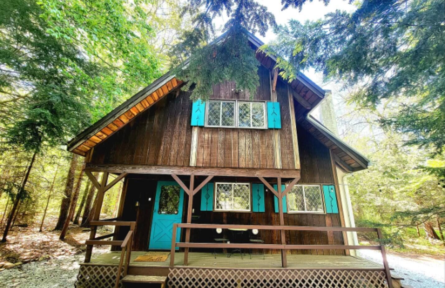 Centrally Located Poconos Chalet