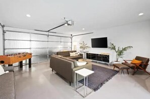 Smart-tv, pejs, videospil, bordfodbold