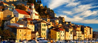 Stunning apartment with bikes and SUP board 5 min from the beach! Pet friendly!