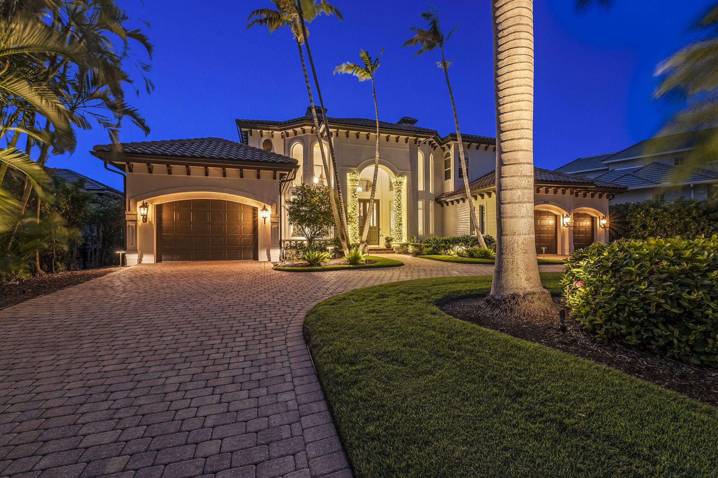Gulf Access Estate Home - On Doctors Bay in The Moorings! BOATERS PARADISE