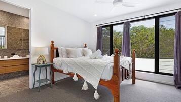 4 bedrooms, WiFi, bed sheets