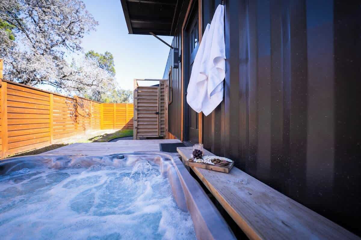 Outdoor spa tub