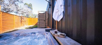 Contained In Gruene *Midnight* Spa/Outdoor Shower