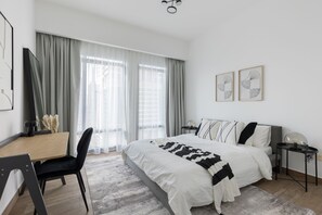 1 slaapkamer, een strijkplank/strijkijzer, wifi, beddengoed