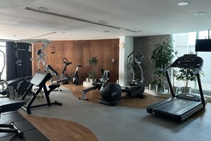 Fitness facility - Furnished studio, Amazing lake view (Dubai)