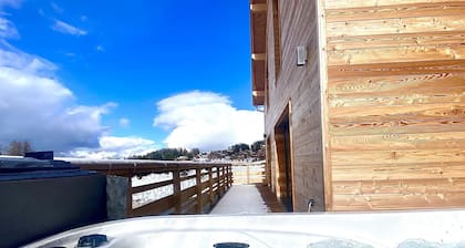 Grand Chalet Avec Piscine Et Jacuzzi