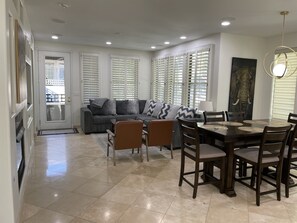 Dining - Resort Style in 3/2 Kierland Condo (Scottsdale)