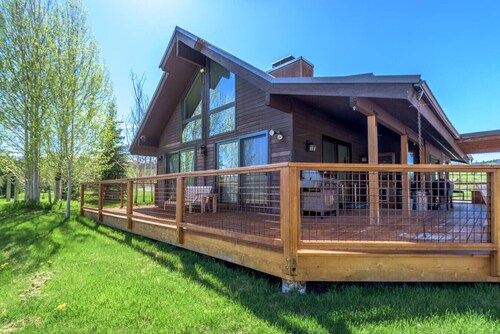 Enchanting Cabin w/ River Access on a Working Wyoming Ranch