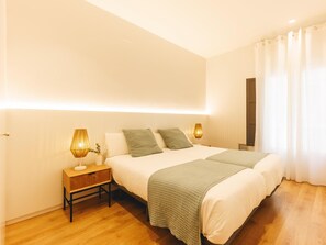 2 soverom, strykejern/-brett, internettilgang og sengetøy