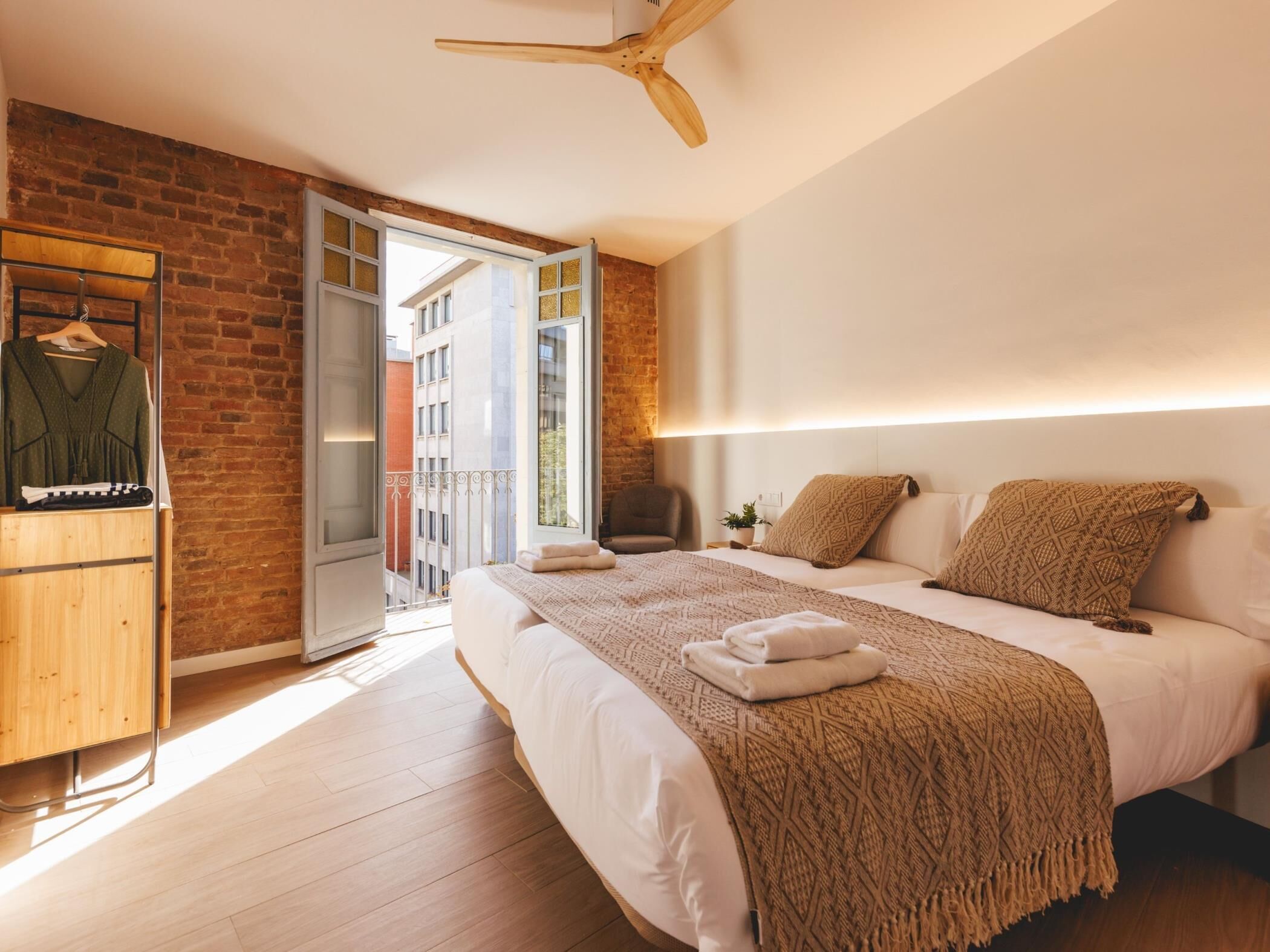 3 dormitorios, tabla de planchar con plancha, Internet y ropa de cama