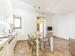 Kühlschrank, Mikrowelle, Geschirrspüler