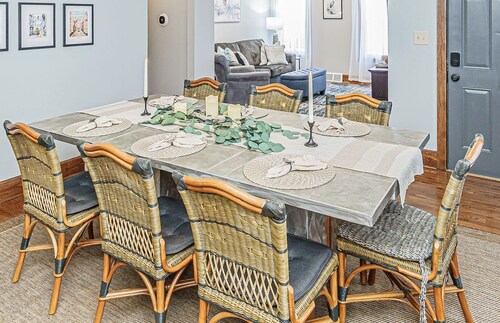 Welcome to Lake Michigan Dreamscape -  Ideal Getaway and Work-From-Home Retreat!