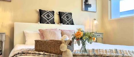 2 bedrooms, iron/ironing board, WiFi, bed sheets