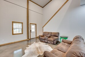 TV - Peaceful Yantis Retreat - 1 Mi to Lake Fork! (Yantis)