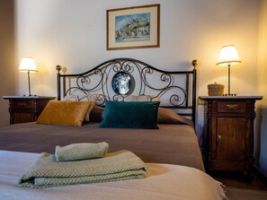 2 bedrooms, in-room safe, iron/ironing board, travel cot - AramoVerde
Tuscan house in the heart of green hills in a medieval village (Aramo)