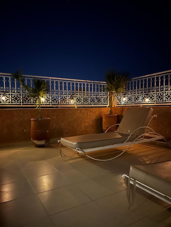 Family House, 3 Bedrooms, Pool Access, City View | Terrace/patio
