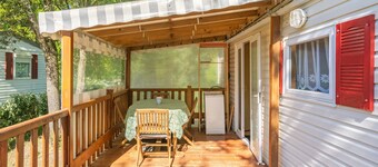 Mobile Home 'Mh 227 Les 3 Coups Aux Mathes' with Private Terrace, Garden and Air Conditioning