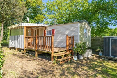 Mobile Home 'Mh 227 Les 3 Coups Aux Mathes' with Private Terrace, Garden and Air Conditioning