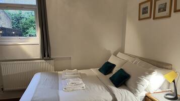 2 chambres, fer et planche Ă  repasser, Wi-Fi, draps fournis