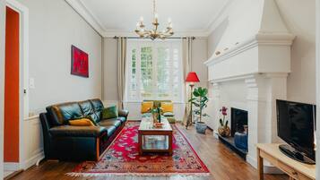 Télévision, lecteur de DVD, chaßne hi-fi