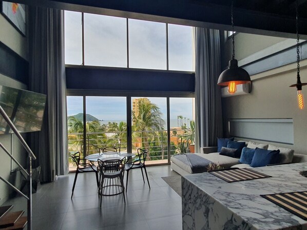 Smart TV - One minute away from the beautiful beach penthouse! (Mazatlán)