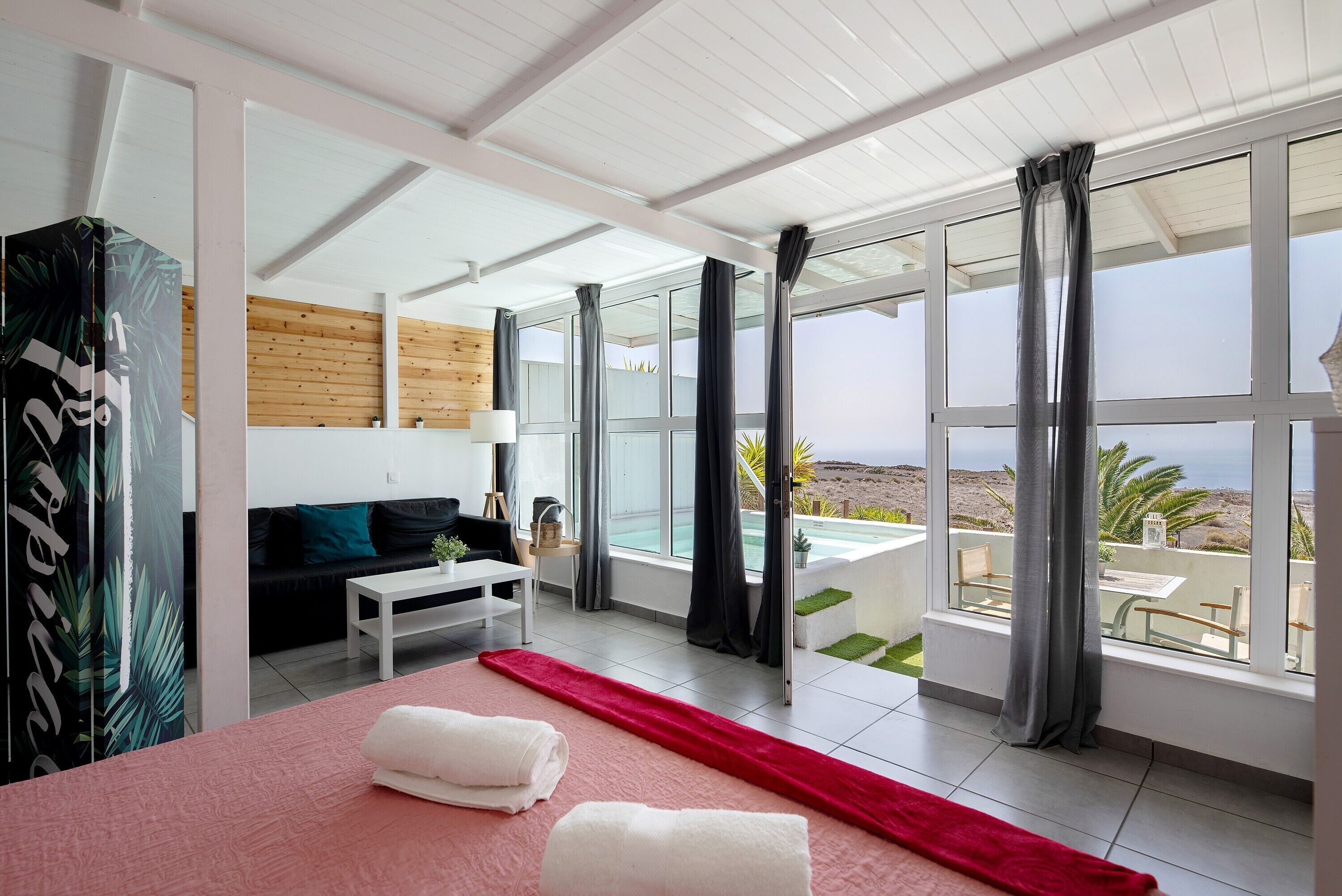 1 chambre, fer et planche à repasser, Wi-Fi gratuit, draps fournis