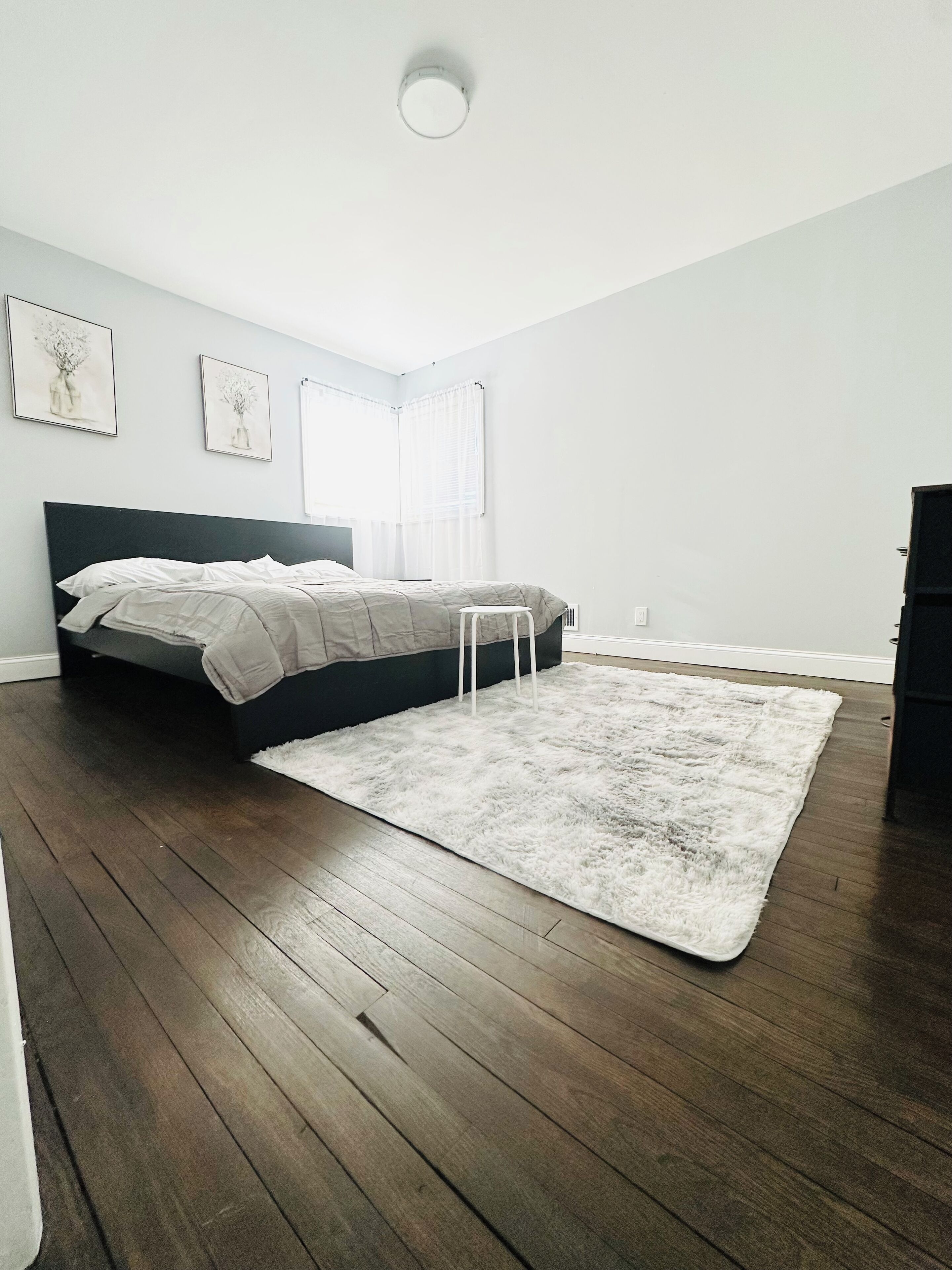 3 chambres, fer et planche à repasser, Wi-Fi, draps fournis