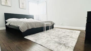 3 chambres, fer et planche à repasser, Wi-Fi, draps fournis