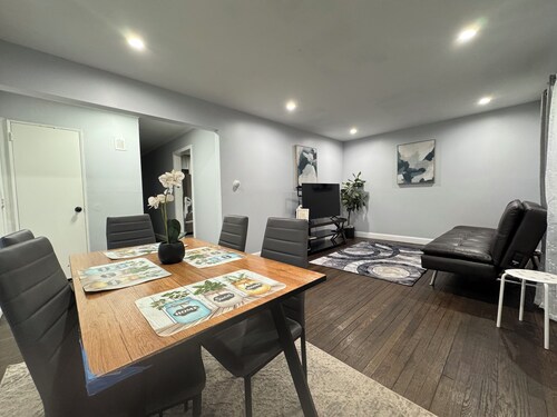 "Tranquil Getaway: Stay Serenity in Suburban Bliss!"