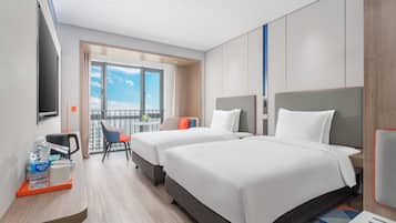 Habitación estándar, 2 camas individuales (High Floor) | Ropa de cama de alta calidad y edredones de plumas
