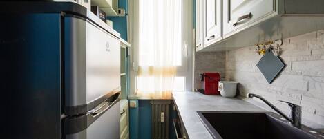 Mikrowelle, Ofen, Herdplatte, Geschirrspüler