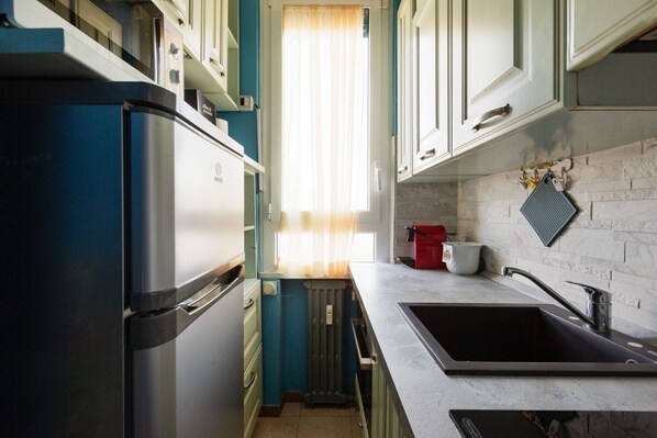 Four Ă micro-ondes, un four, surface de cuisson, lave-vaisselle