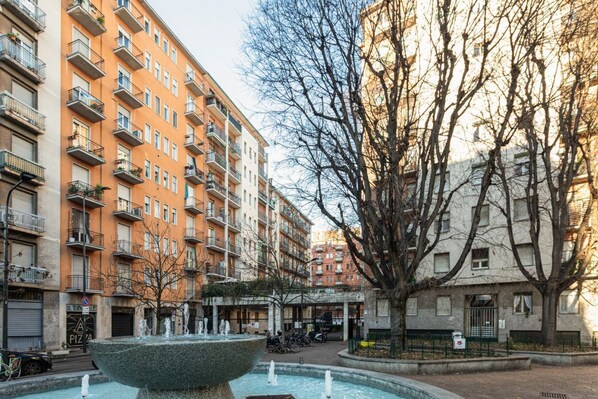 Exterior - Renovated two-room apartment X4 with all amenities! (Milano)