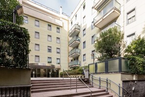 Exterior - GuestHost - Zadar Cozy Apt with Balcony - 250m from M5 Istria (Milano)