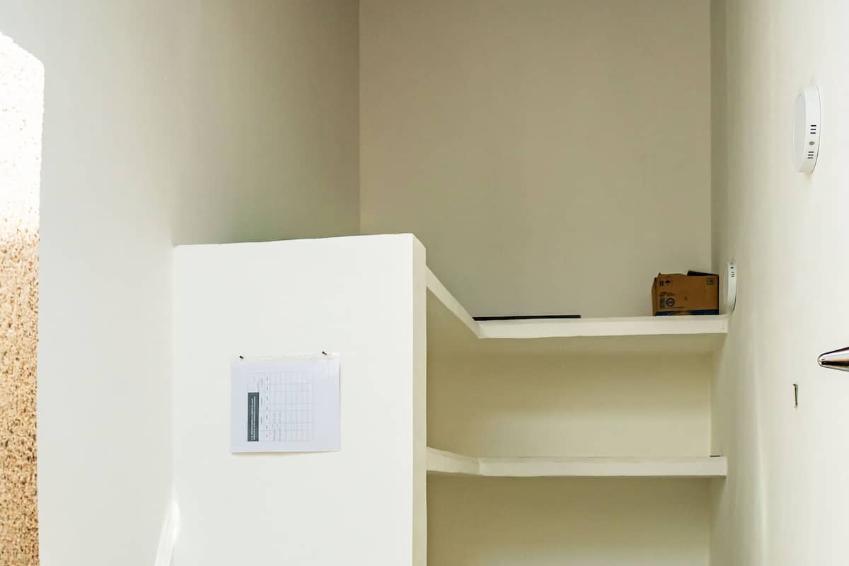 Standard Cabin | Bathroom | Free toiletries, towels, soap, shampoo