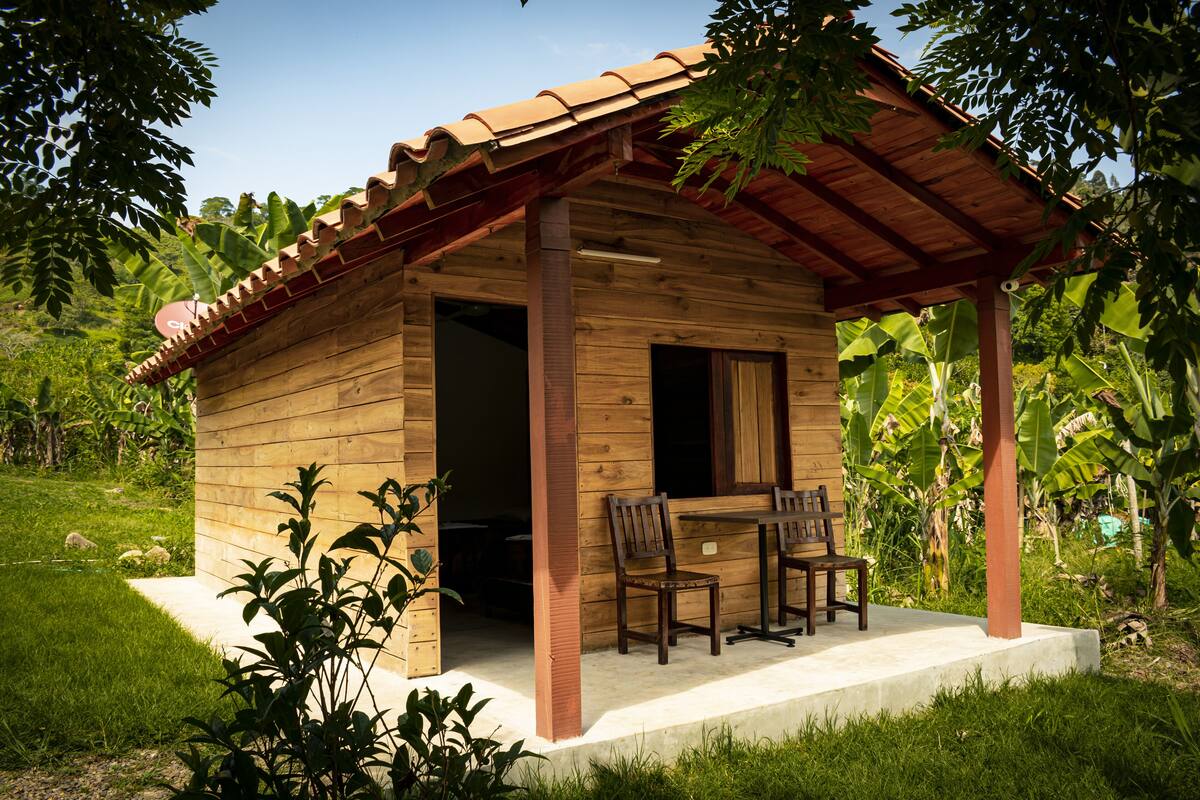 Standard Cabin | Free WiFi, bed sheets