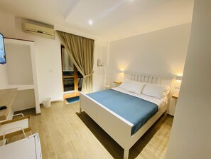 3 slaapkamers, een kluis op de kamer, gratis wifi, beddengoed