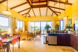 Interior - Villa Amor Del Mar- 330° Breathtaking View
Romance, rest & inspiration place (Dominical)