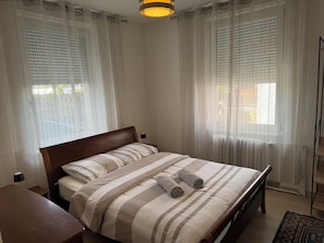 4 bedrooms, iron/ironing board, free WiFi, bed sheets - F4 Équipe Équipé (Wittenheim)