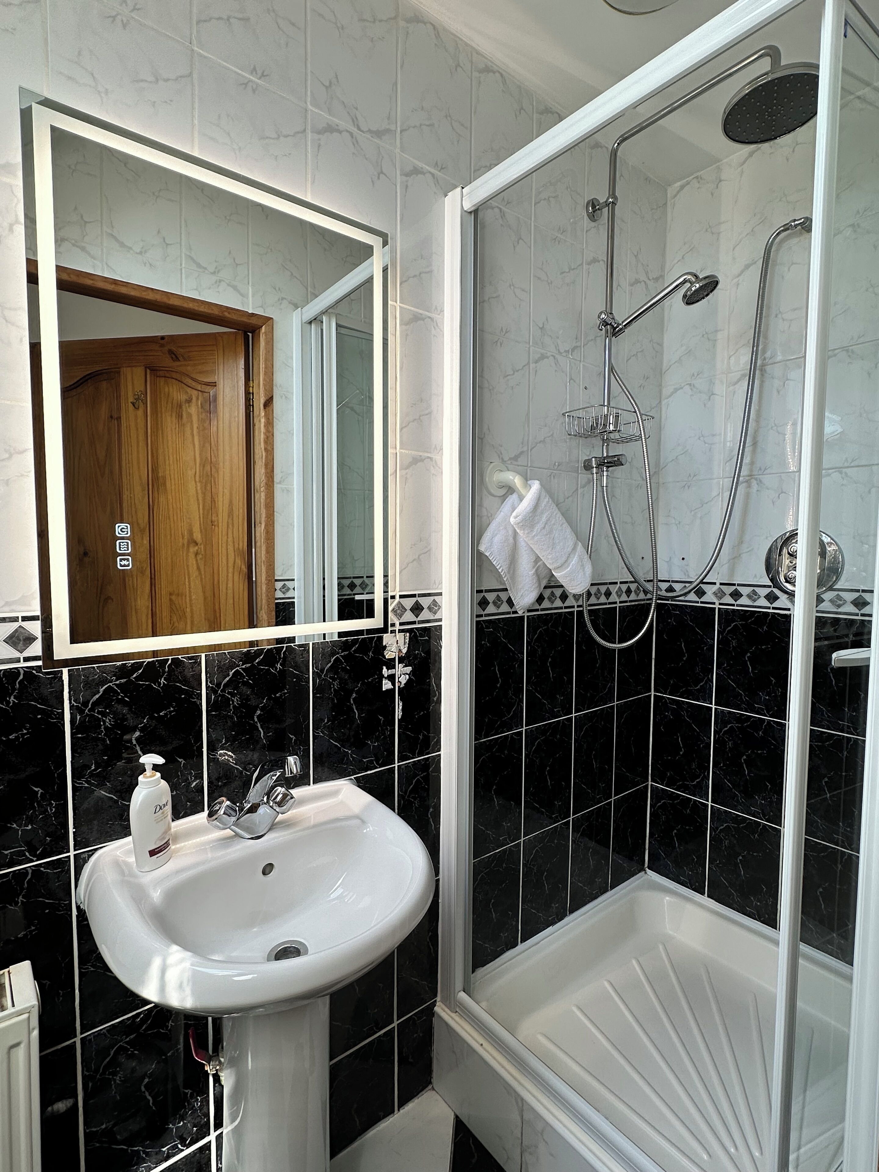 Photo - Malahide Guest Rooms